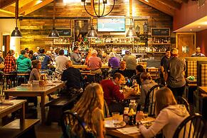 Rush Creek Lodge and Spa at Yosemite