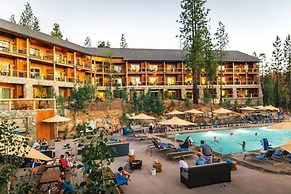 Rush Creek Lodge and Spa at Yosemite