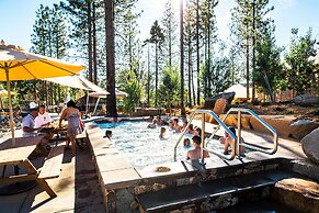 Rush Creek Lodge and Spa at Yosemite