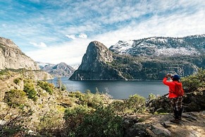 Rush Creek Lodge and Spa at Yosemite