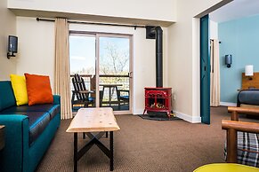 Rush Creek Lodge and Spa at Yosemite