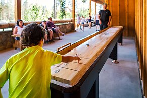 Rush Creek Lodge and Spa at Yosemite