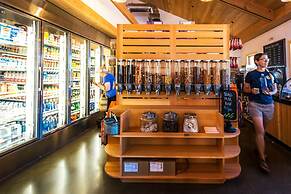 Rush Creek Lodge and Spa at Yosemite