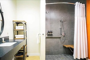 Rush Creek Lodge and Spa at Yosemite