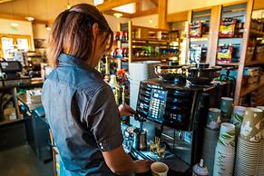 Rush Creek Lodge and Spa at Yosemite