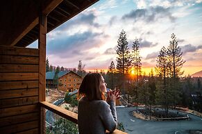 Rush Creek Lodge and Spa at Yosemite