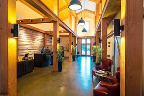 Rush Creek Lodge and Spa at Yosemite