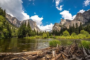 Hotel Rush Creek Lodge at Yosemite, Groveland, United States of America ...