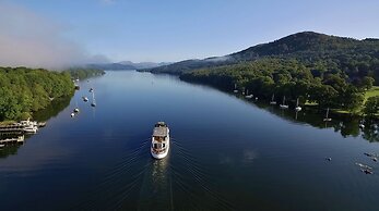 Lakeside Hotel & Spa