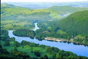 Lakeside Hotel & Spa