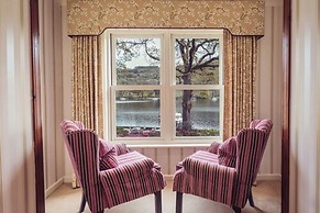 Lakeside Hotel & Spa