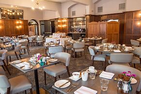 Lakeside Hotel & Spa