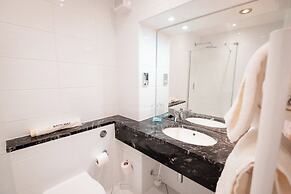 Lakeside Hotel & Spa