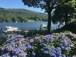 Lakeside Hotel & Spa