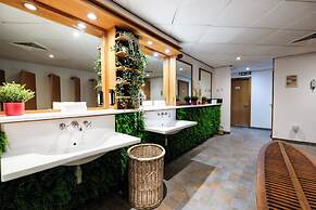 Lakeside Hotel & Spa