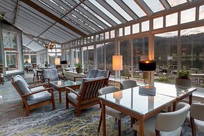 Lakeside Hotel & Spa