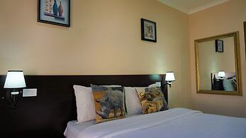 Tasha Lodge and Tours