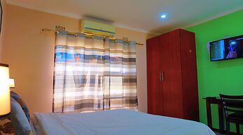 Tasha Lodge and Tours