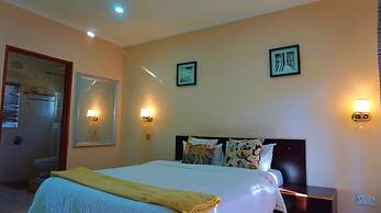 Tasha Lodge and Tours