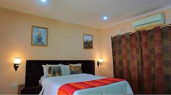 Tasha Lodge and Tours