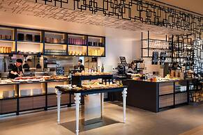 Courtyard by Marriott Shin-Osaka Station