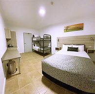 Childers Oasis Motel