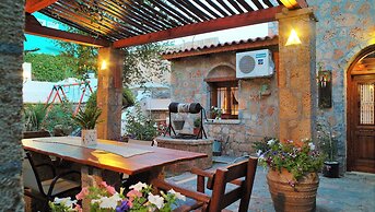 Camelot Royal Beds by Estia