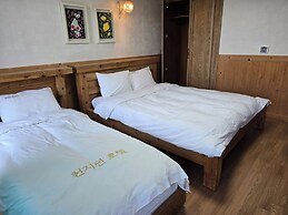 Cheonjiyeon Hotel