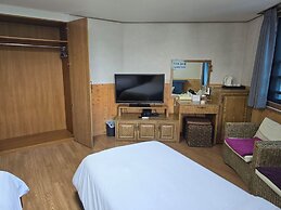 Cheonjiyeon Hotel