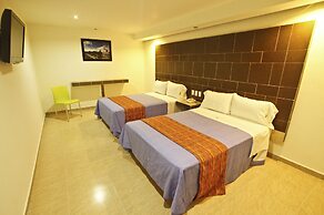 First Inn Hotel & Business