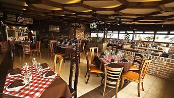 First Inn Hotel & Business