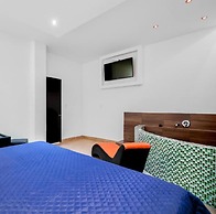 First Inn Hotel & Business