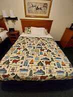 Going-To-The-Sun Inn & Suites