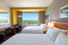 Hampton Inn & Suites by Hilton Paraiso