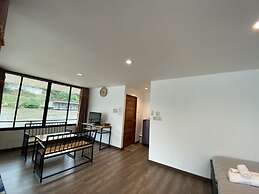 Riverside Hill Resort & Restaurant