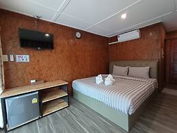 Riverside Hill Resort & Restaurant