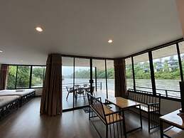 Riverside Hill Resort & Restaurant