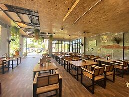 Riverside Hill Resort & Restaurant