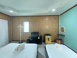 Riverside Hill Resort & Restaurant