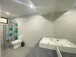 Riverside Hill Resort & Restaurant