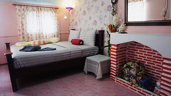 Riverside Hill Resort & Restaurant