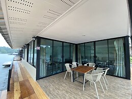 Riverside Hill Resort & Restaurant