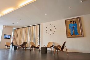 The Leverage Business Hotel Mergong