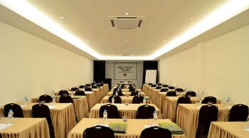 The Leverage Business Hotel Mergong
