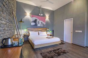 Seclude Ramgarh, Cliff's Edge