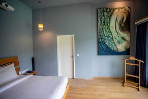 Seclude Ramgarh, Cliff's Edge