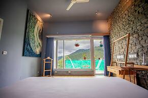 Seclude Ramgarh, Cliff's Edge