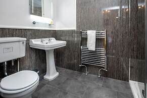 Inn at Cheltenham Parade