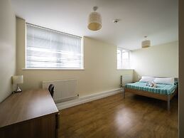 LSE Carr-Saunders Hall - Campus Accommodation