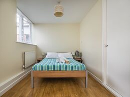 LSE Carr-Saunders Hall - Campus Accommodation